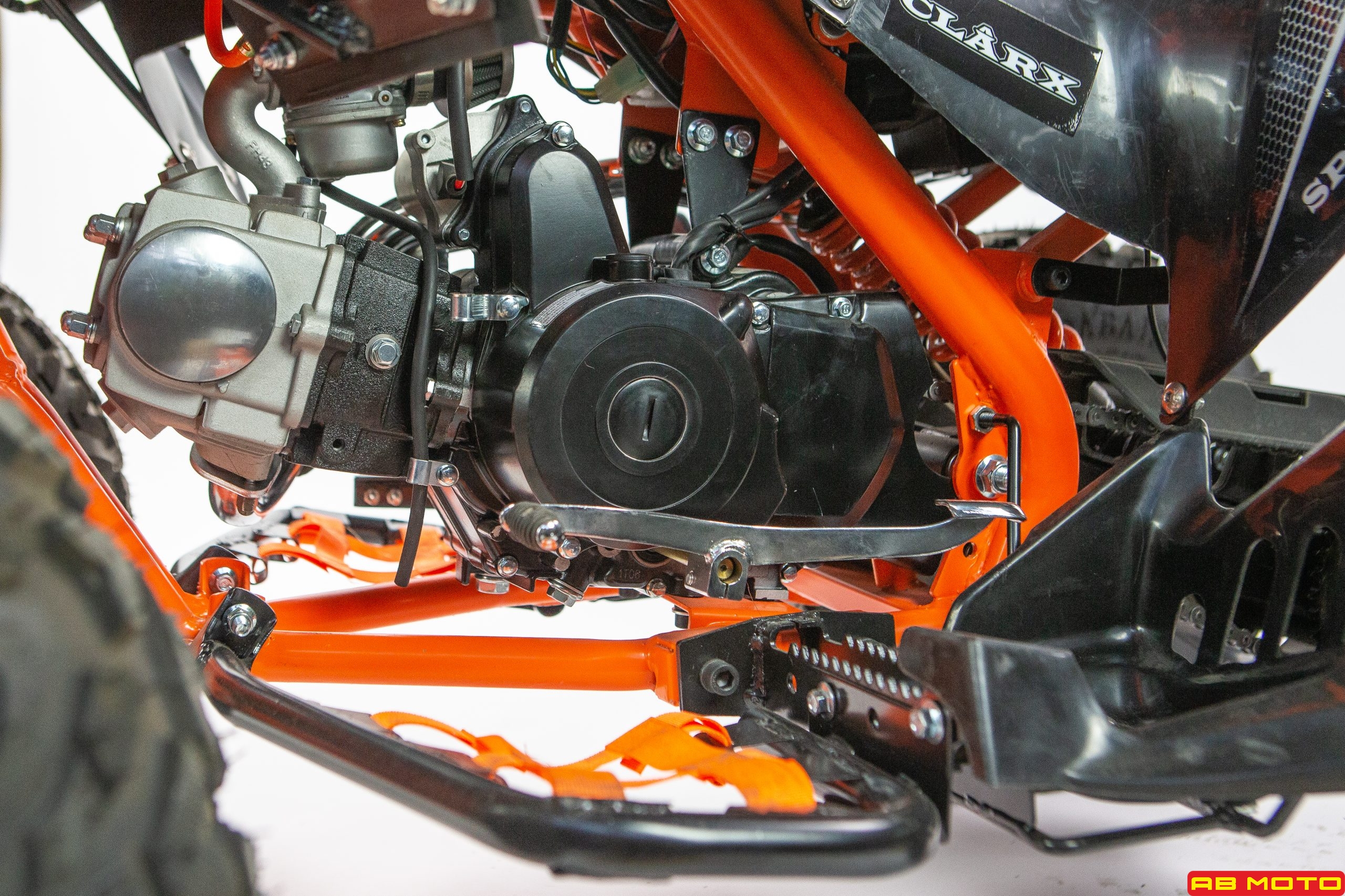 ATV 125 X R8 Melns ar oranžu - Image 6